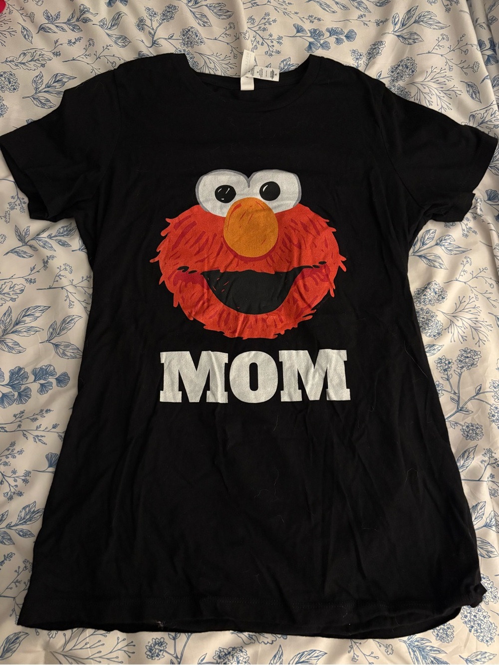 Women’s Black T Shirt with Elmo face and 'MOM'